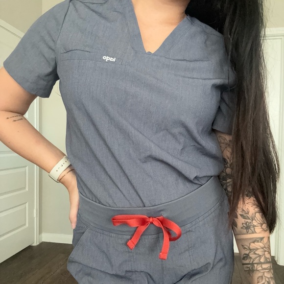 Lightly Worn Lago Scrub Set - Charcoal - Picture 1 of 11